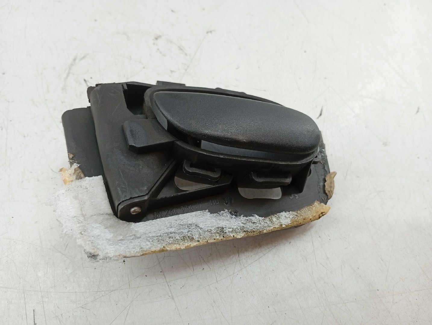 Puxador interior de porta frente esquerda CITROEN SAXO Hatchback van (S3_) | 97 - 03