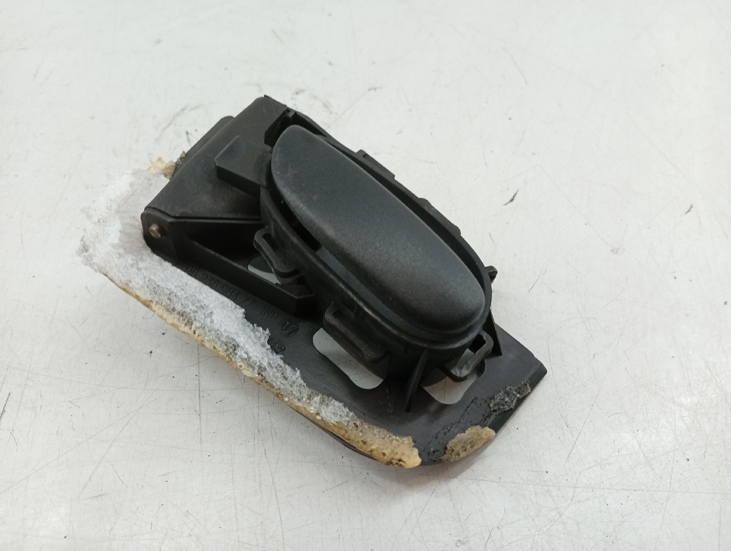 Puxador interior de porta frente esquerda CITROEN SAXO Hatchback van (S3_) | 97 - 03 Imagem-3