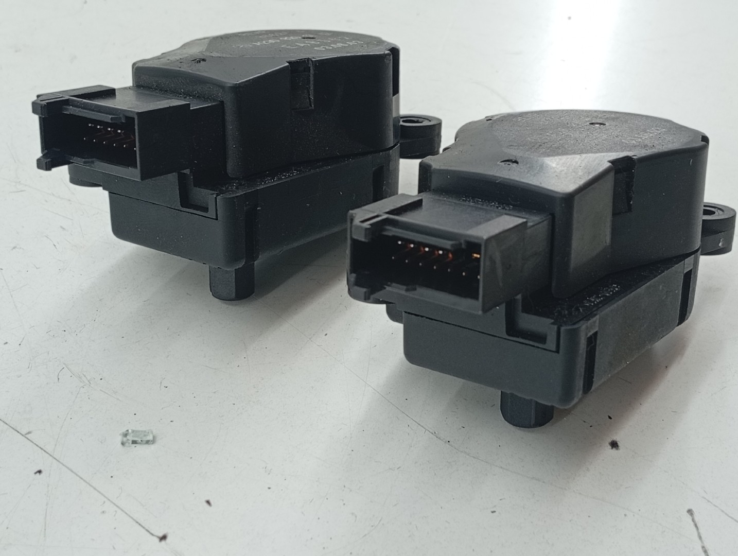 Motores atuadores de sofagem MERCEDES-BENZ SL (R230) | 01 - 12 Imagem-2