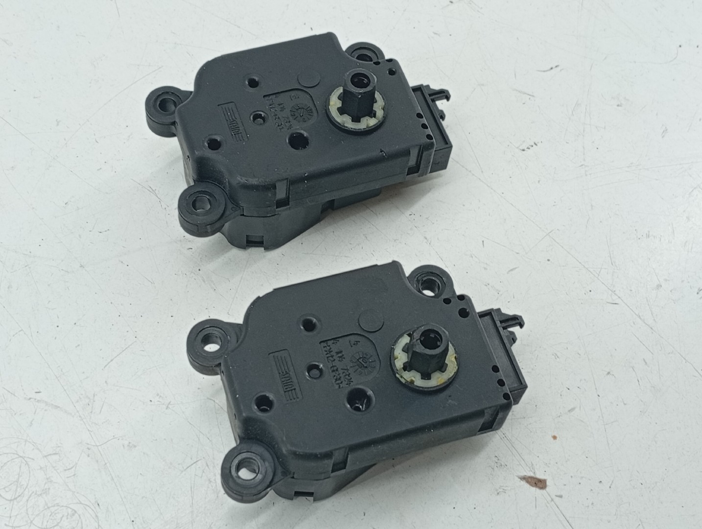 Motores atuadores de sofagem MERCEDES-BENZ SL (R230) | 01 - 12 Imagem-3