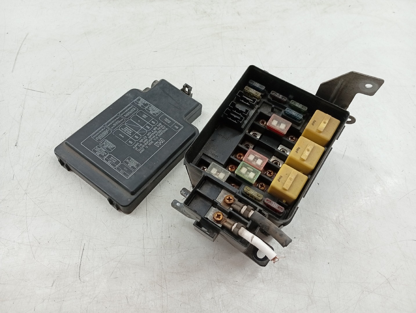 Caixa de fusíveis e relés HONDA CIVIC VI Fastback (MA, MB) | 94 - 01