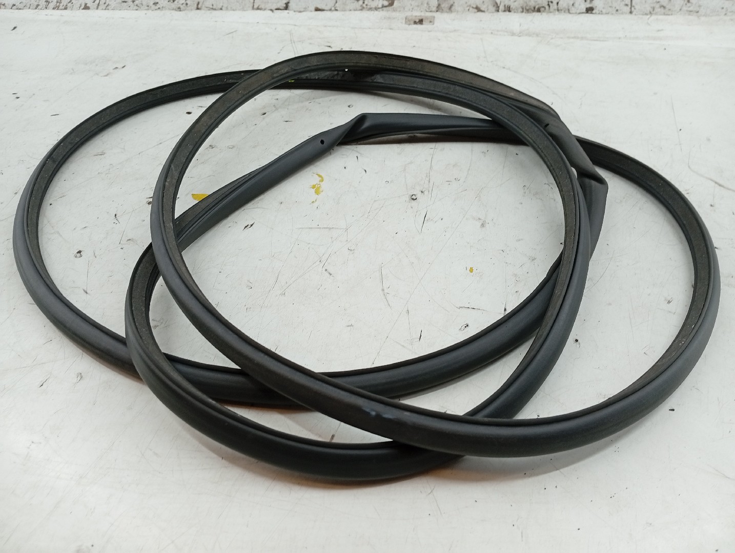 Borracha porta de frente esquerda VOLKSWAGEN PASSAT Variant (3C5) | 05 - 11 Imagem-1