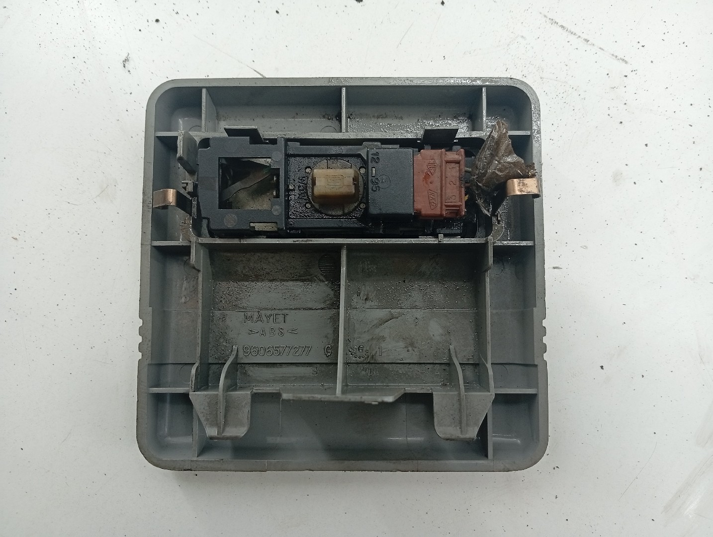 Luz teto frente plafonier CITROEN SAXO Hatchback van (S3_) | 97 - 03 Imagem-1