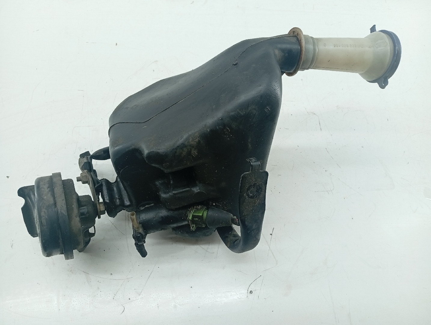 Reservatório de água do limpa para-brisas CITROEN SAXO Hatchback van (S3_) | 97 - 03 Imagem-2