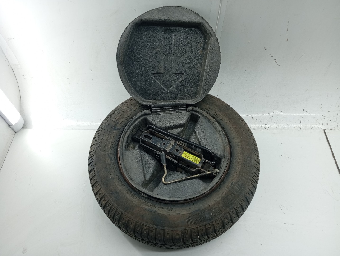 Pneu Suplente CITROEN SAXO Hatchback van (S3_) | 97 - 03 Imagem-1