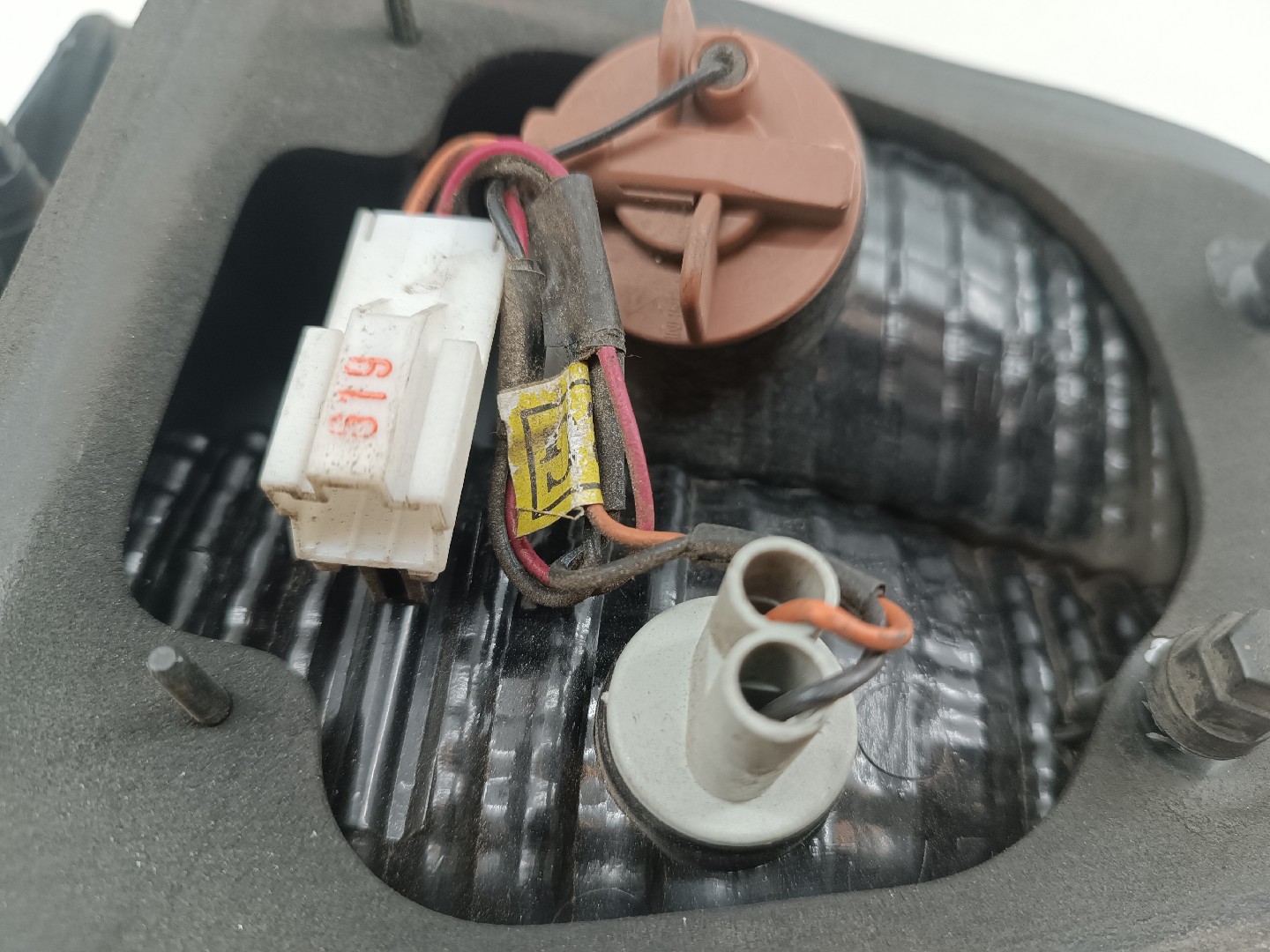 Farolim da Mala Esquerdo HYUNDAI H-1 / STAREX Veículo multiuso (A1) | 97 -  Imagem-1