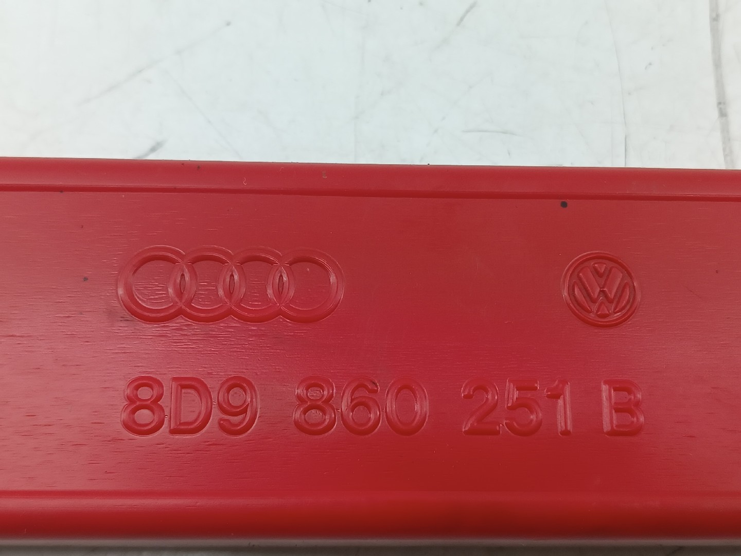 Triângulo de Silnalização AUDI A4 (8D2, B5) | 94 - 01 Imagem-1