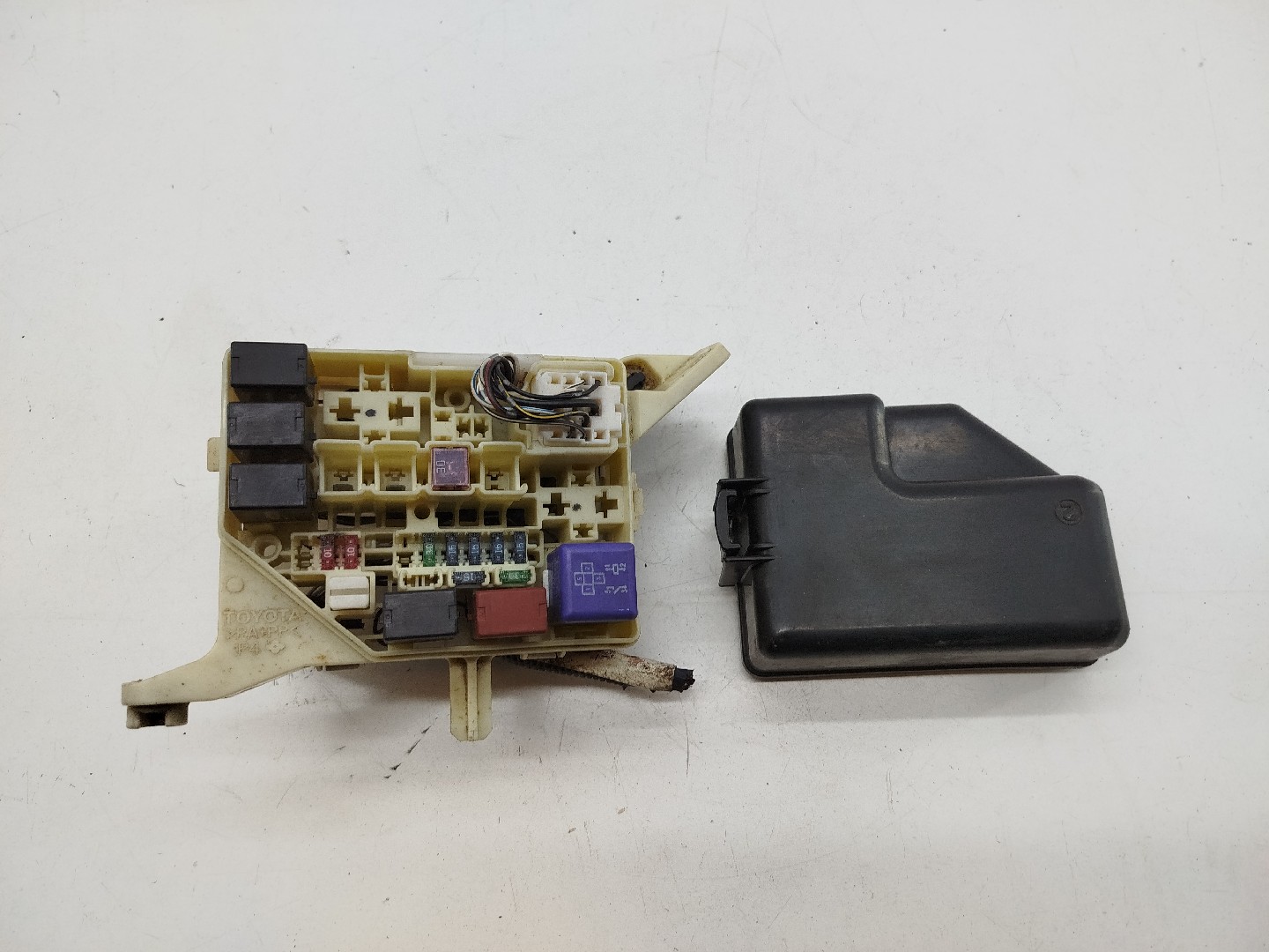 Caixa de fusíveis e relés TOYOTA YARIS (_P1_) | 99 - 05