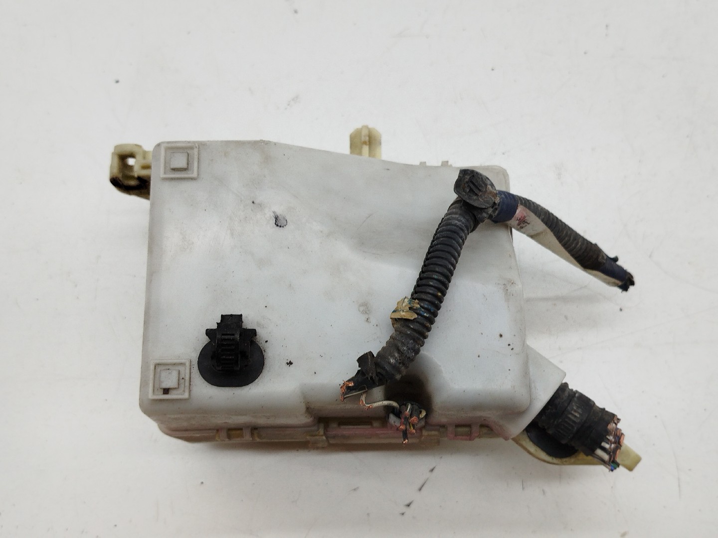 Caixa de fusíveis e relés TOYOTA YARIS (_P1_) | 99 - 05 Imagem-3