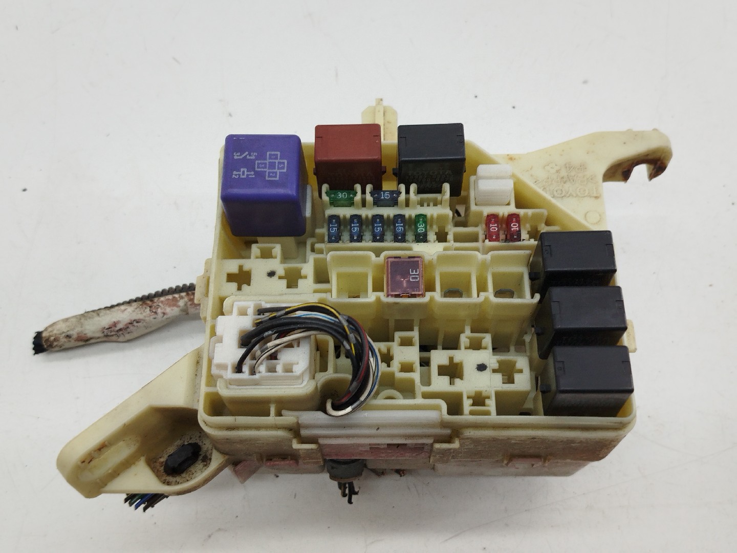 Caixa de fusíveis e relés TOYOTA YARIS (_P1_) | 99 - 05 Imagem-6