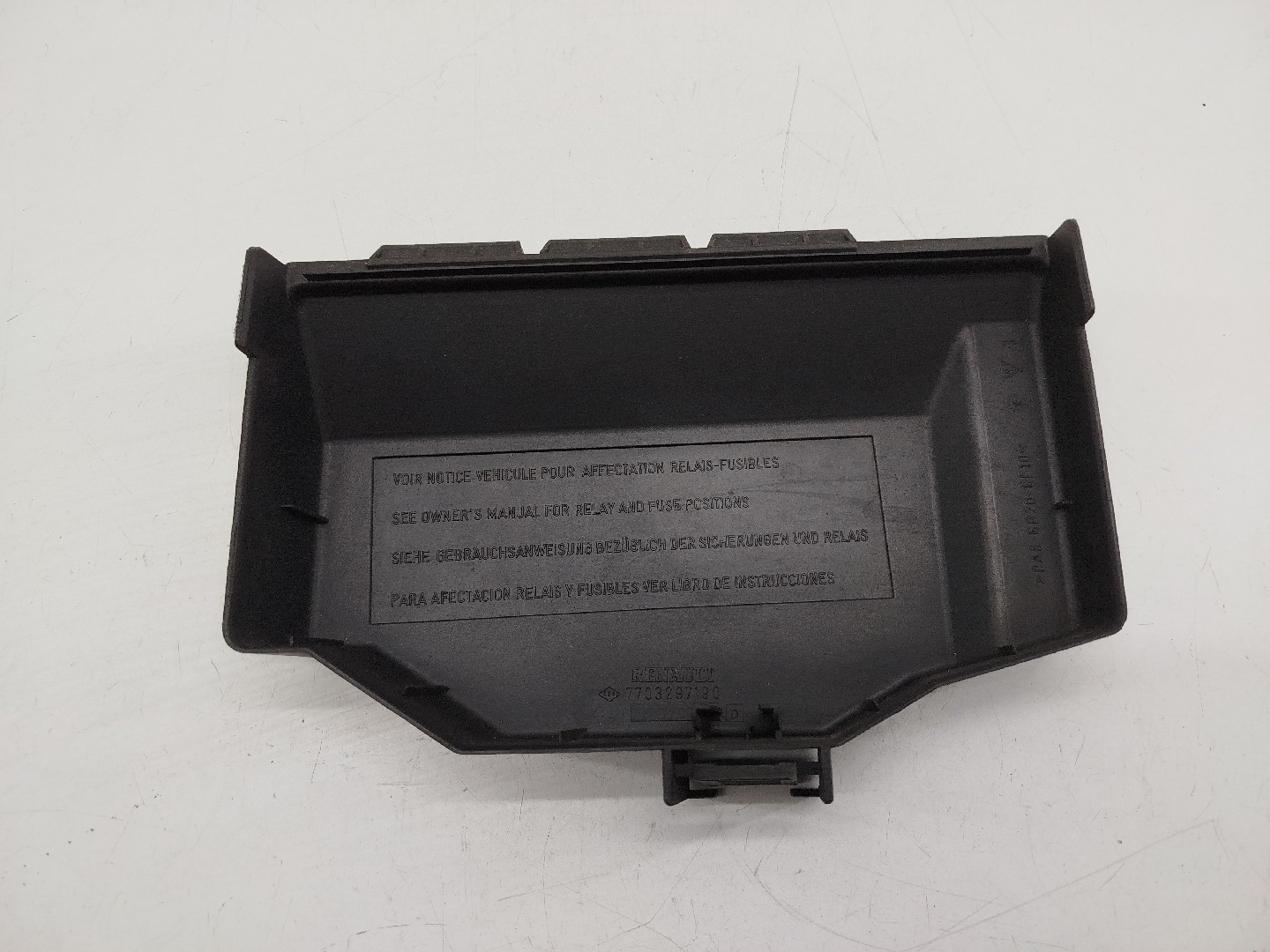 Tampa de caixa de fusiveis RENAULT MEGANE I (BA0/1_) | 95 - 04 Imagem-1