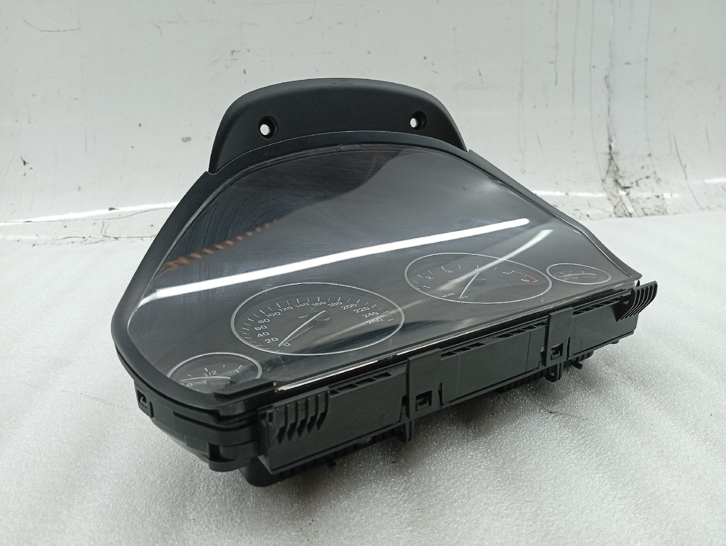 Quadrante BMW 3 (F30, F80) | 11 - 18 Imagem-1