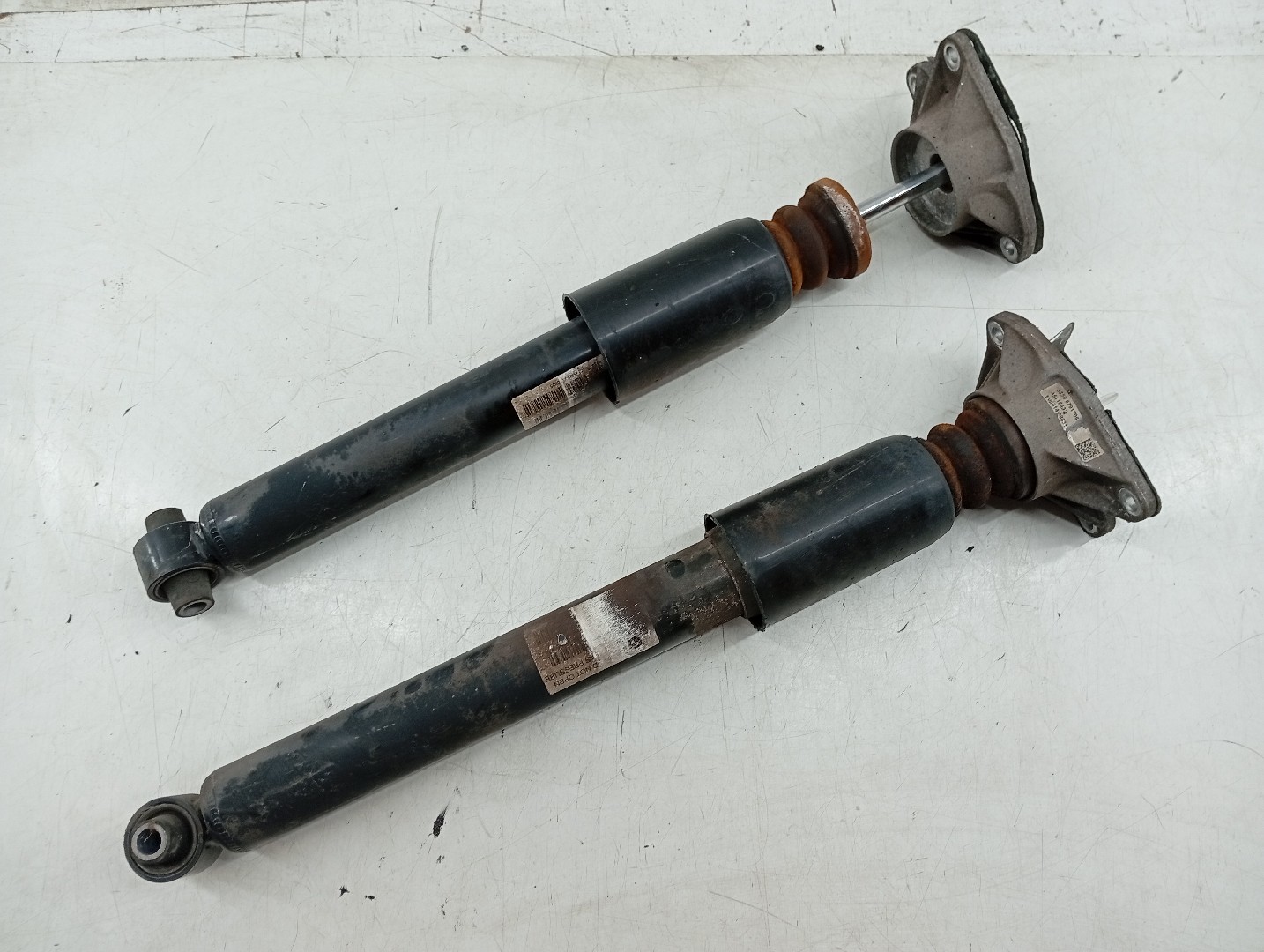 Amortecedores traseiros BMW 3 (F30, F80) | 11 - 18