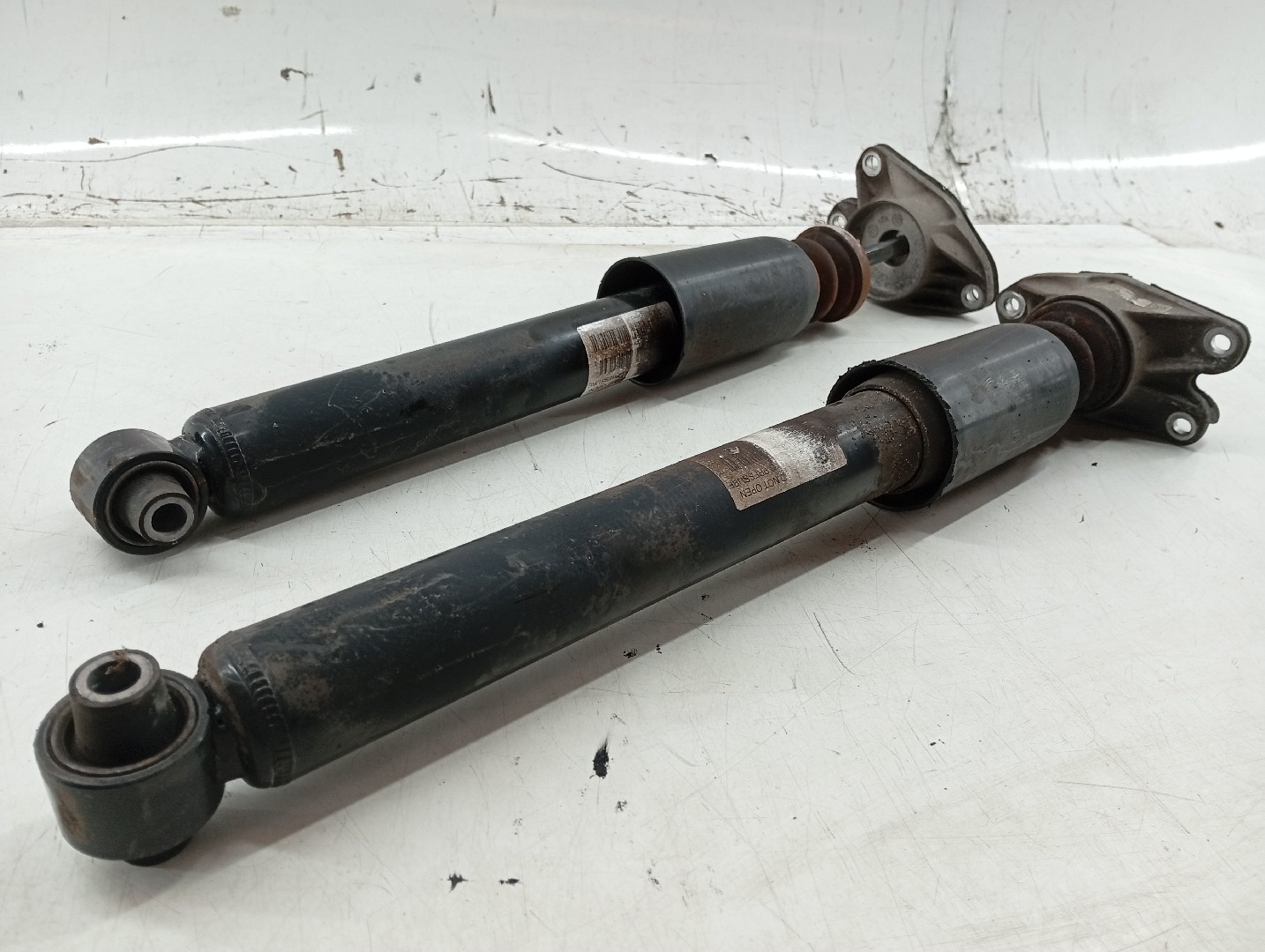 Amortecedores traseiros BMW 3 (F30, F80) | 11 - 18 Imagem-1