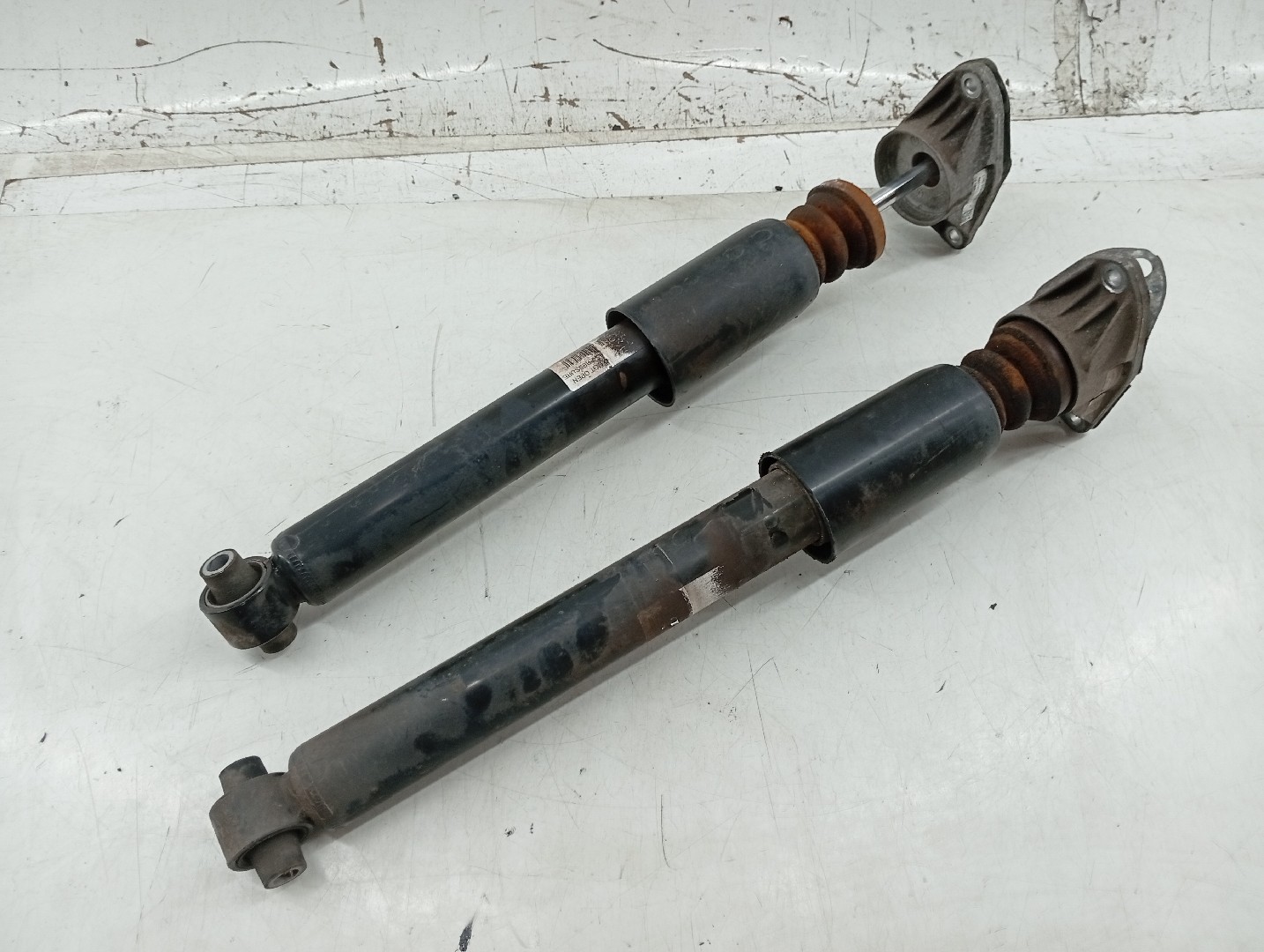 Amortecedores traseiros BMW 3 (F30, F80) | 11 - 18 Imagem-4