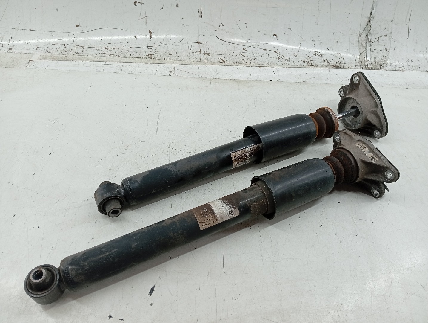 Amortecedores traseiros BMW 3 (F30, F80) | 11 - 18 Imagem-3