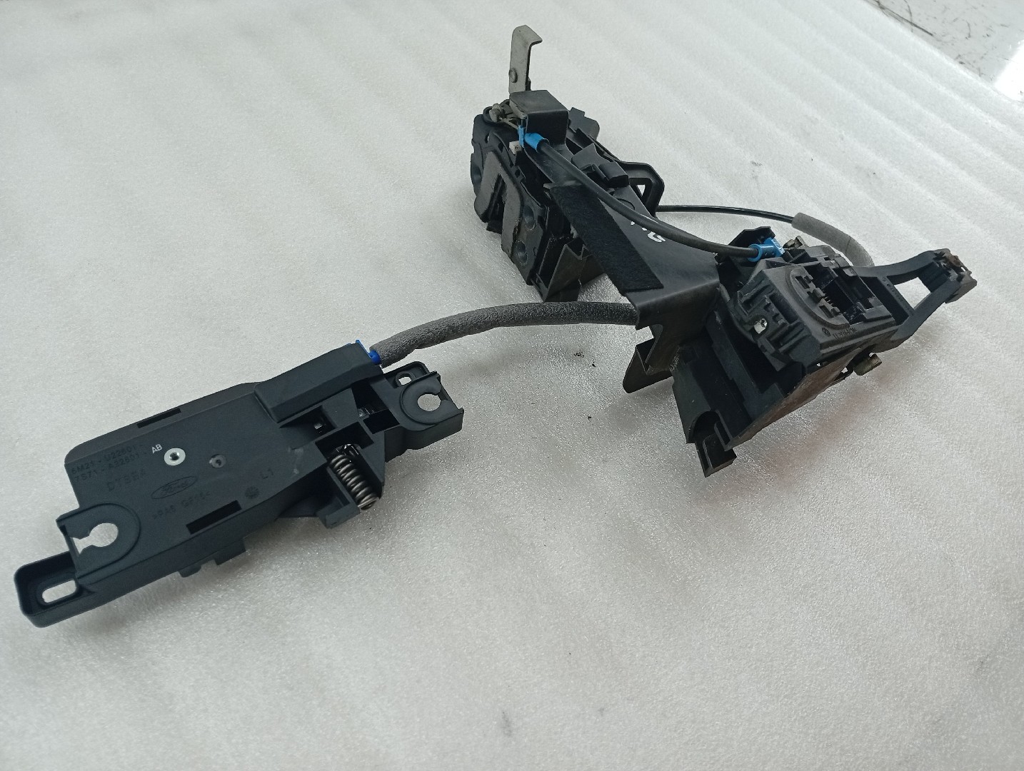 Fecho da Porta Frente Esquerdo FORD MONDEO IV Turnier (BA7) | 07 - 15 Imagem-1