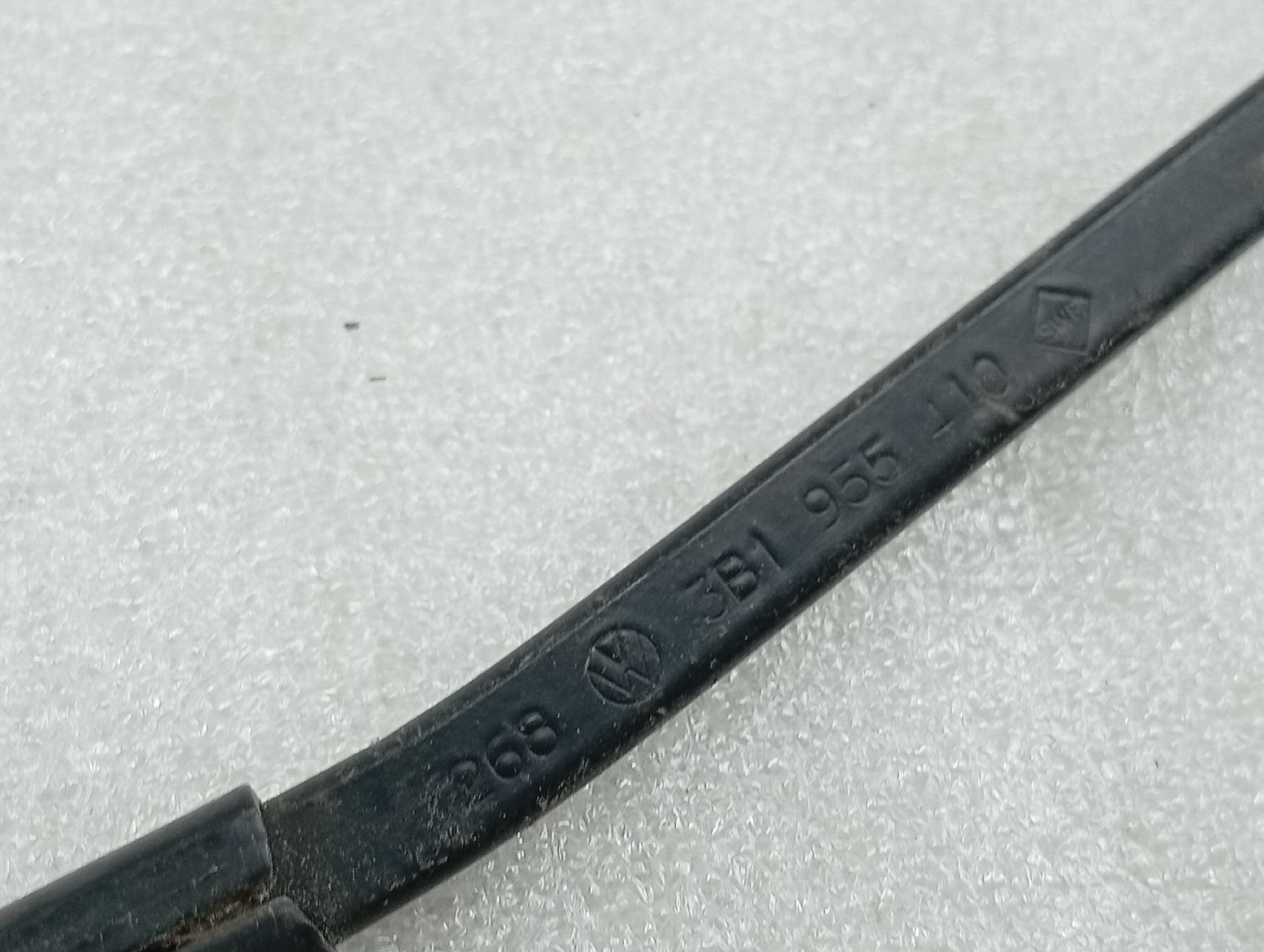 Escova Limpa Parabrisas VOLKSWAGEN PASSAT Variant (3B6) | 00 - 05 Imagem-1