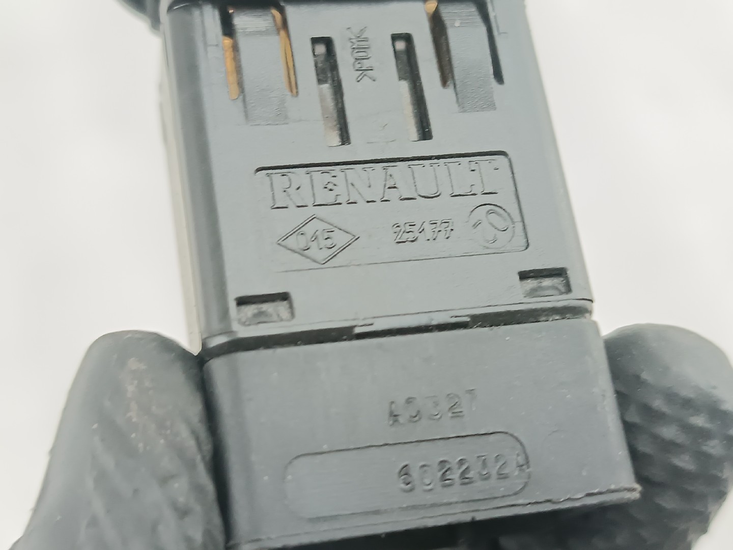 Interruptor 4 piscas DACIA SANDERO | 08 -  Imagem-1