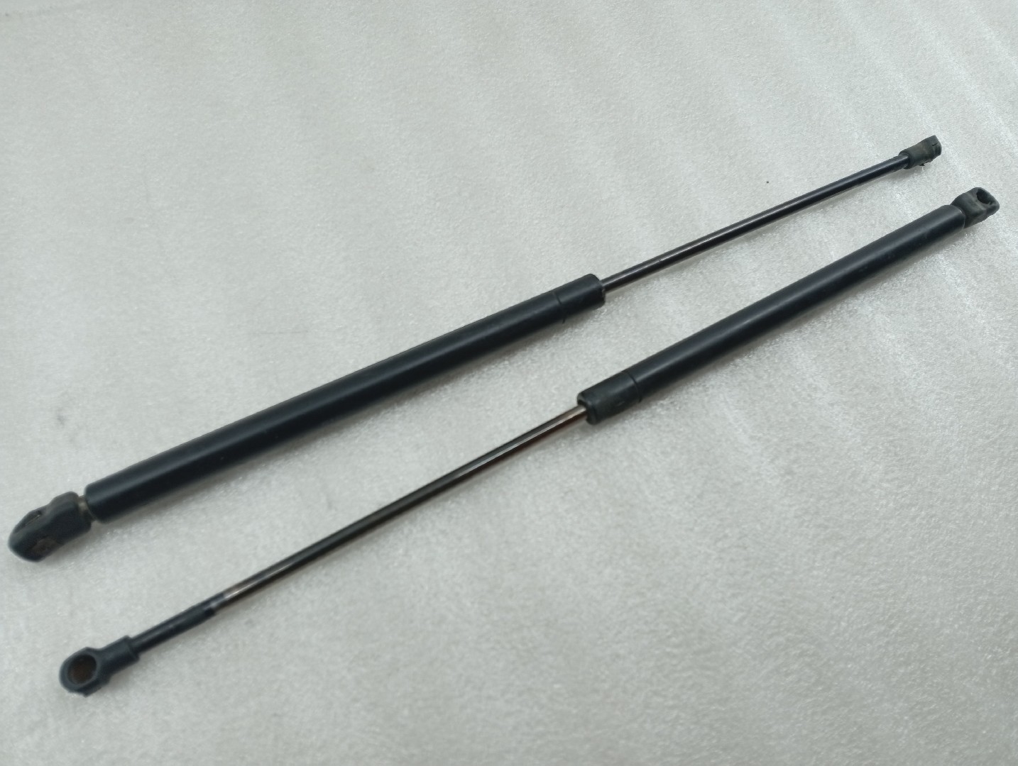 Amortecedores de mala esq. / Dir. AUDI A4 Avant (8E5, B6) | 00 - 05 Imagem-4