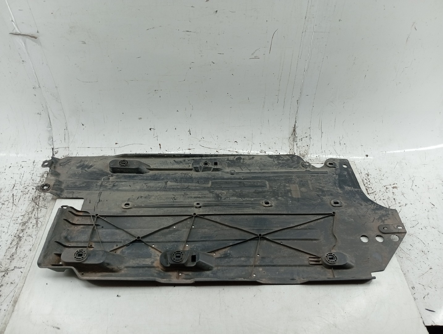 Proteção inferior de carroçaria PEUGEOT 3008 SUV (M_) | 16 - 