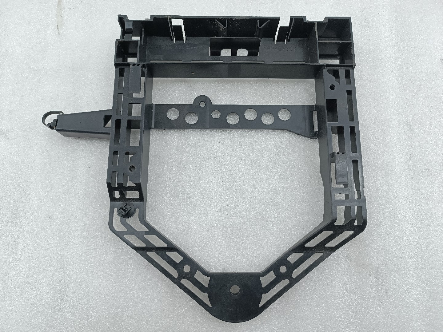 Suporte MERCEDES-BENZ C-CLASS (W205) | 13 - 