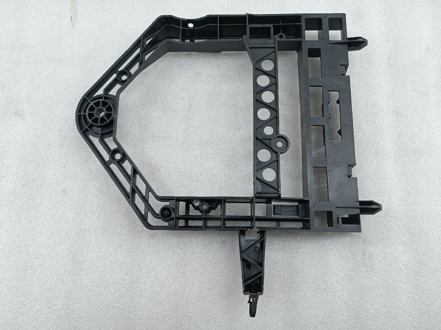 Suporte MERCEDES-BENZ C-CLASS (W205) | 13 -  Imagem-3