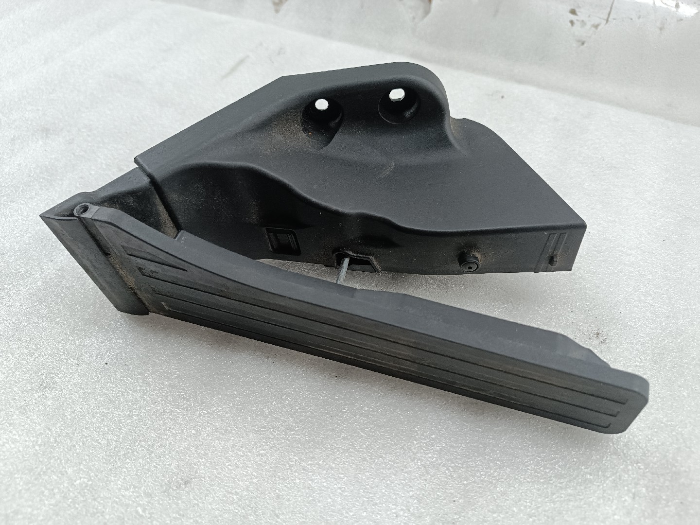 Pedal acelerador MERCEDES-BENZ C-CLASS (W205) | 13 -  Imagem-4