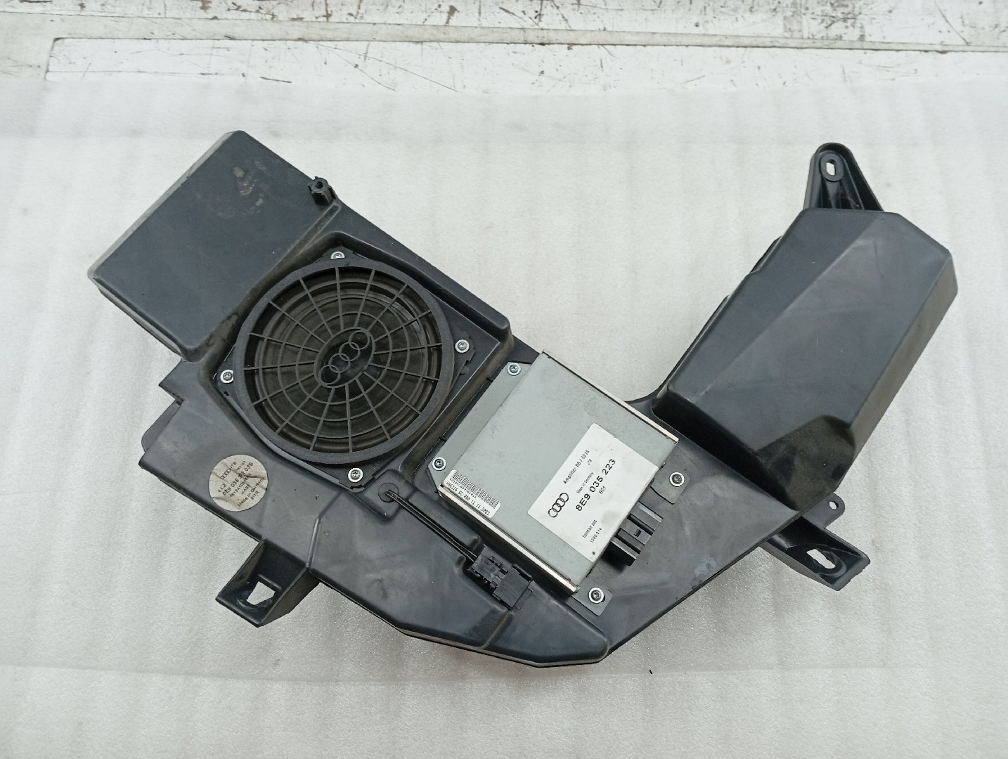Subwoofer AUDI A4 Avant (8E5, B6) | 00 - 05 Imagem-4