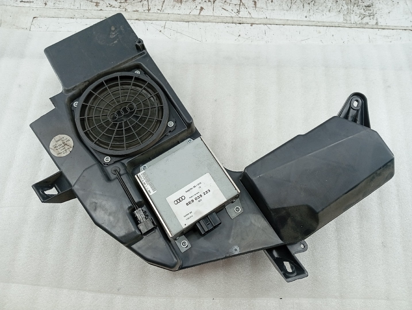 Subwoofer AUDI A4 Avant (8E5, B6) | 00 - 05 Imagem-8