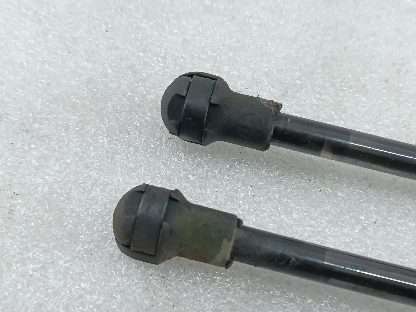 Amortecedores de mala esq. / Dir. AUDI A4 Avant (8E5, B6) | 00 - 05 Imagem-2