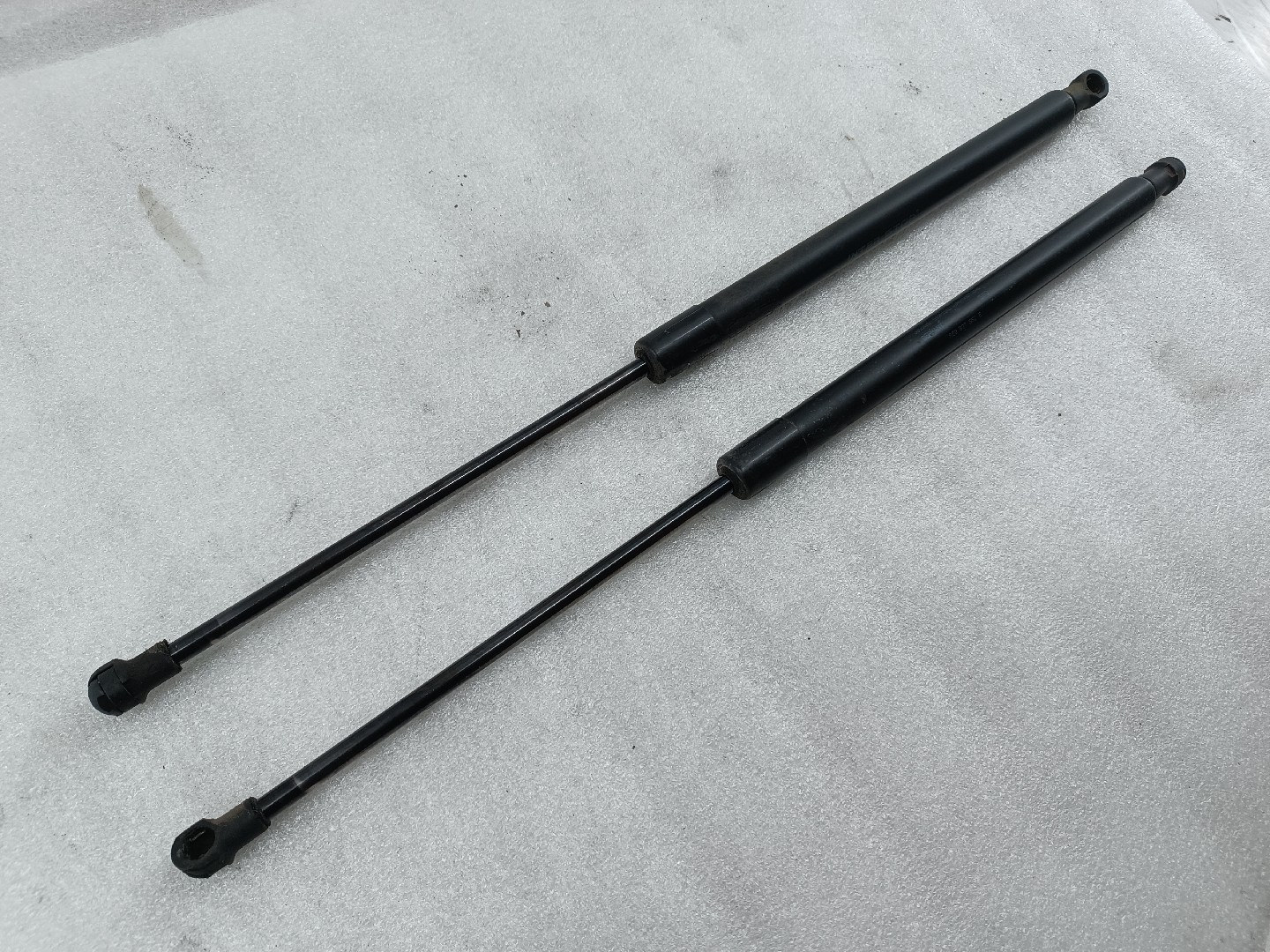 Amortecedores de mala esq. / Dir. AUDI A4 Avant (8E5, B6) | 00 - 05 Imagem-4