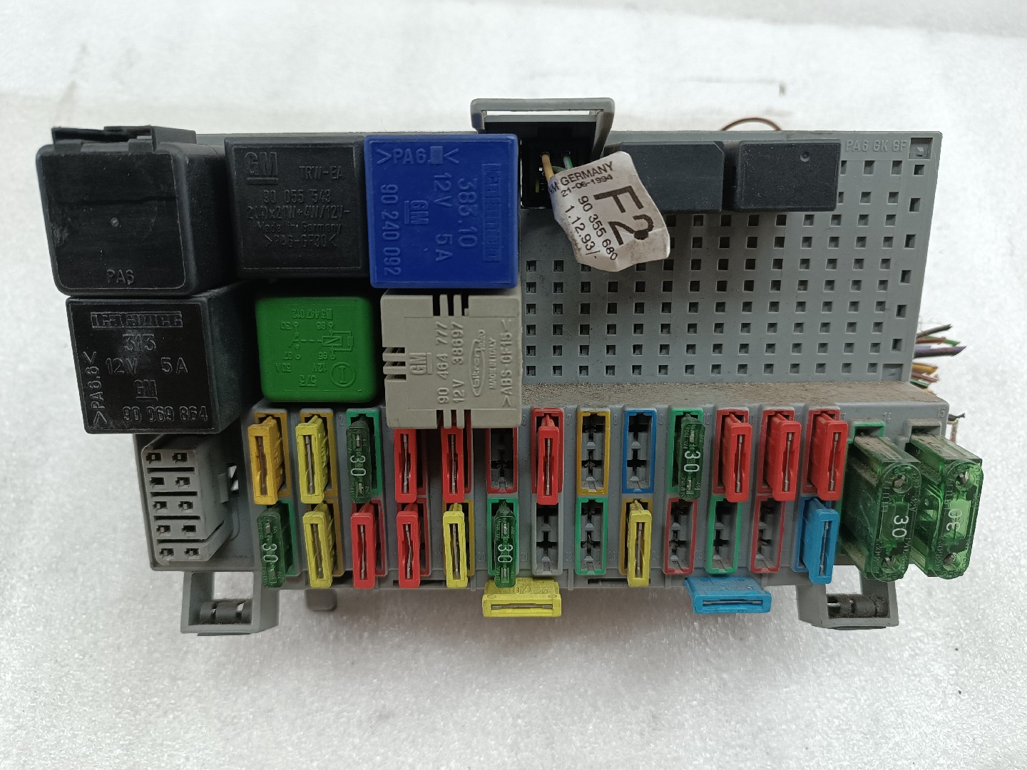 Caixa de fusíveis e relés OPEL ASTRA F (T92) | 91 - 98 Imagem-2
