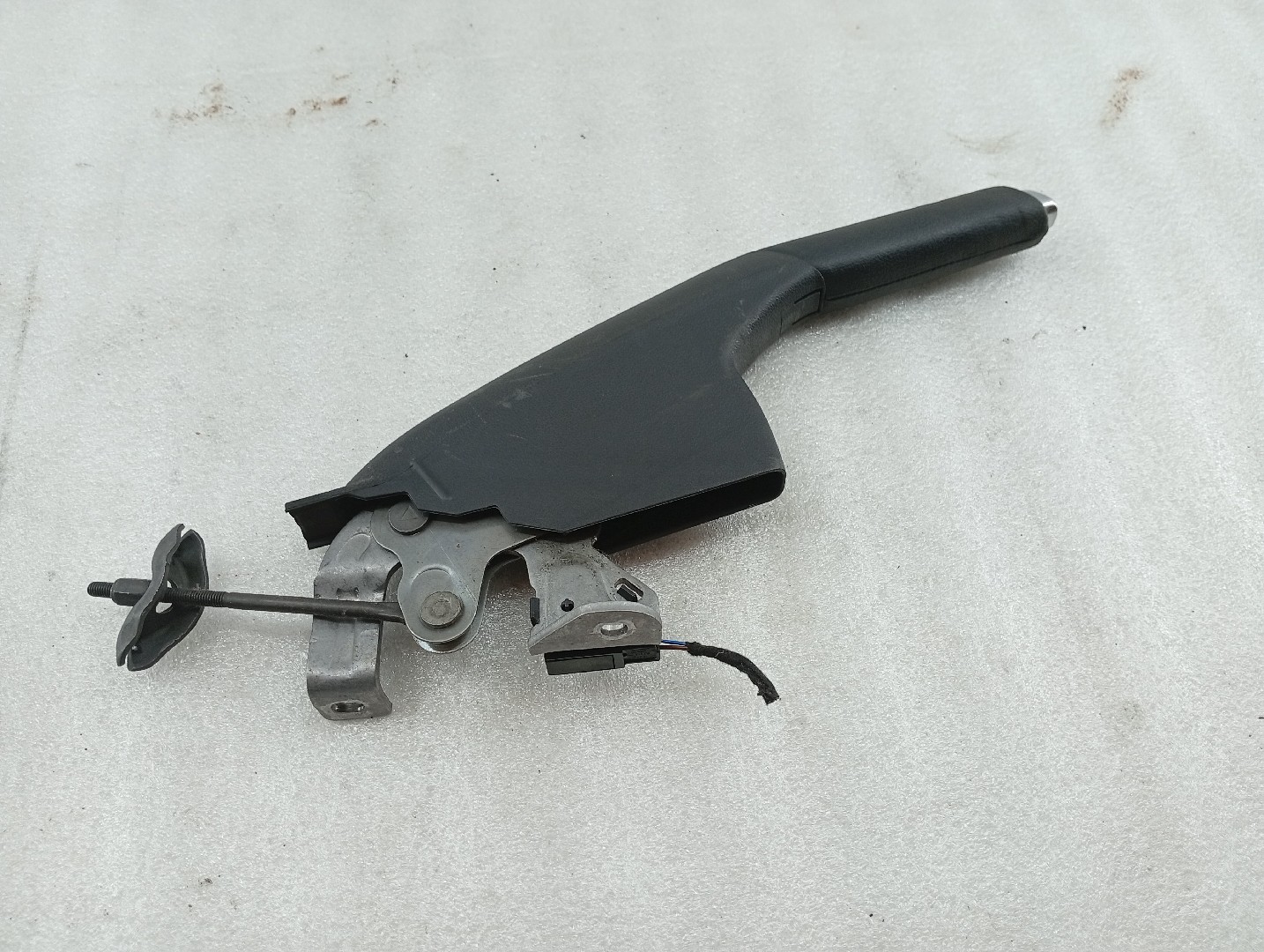 Travão de mão VOLKSWAGEN POLO (6R1, 6C1) | 09 - 