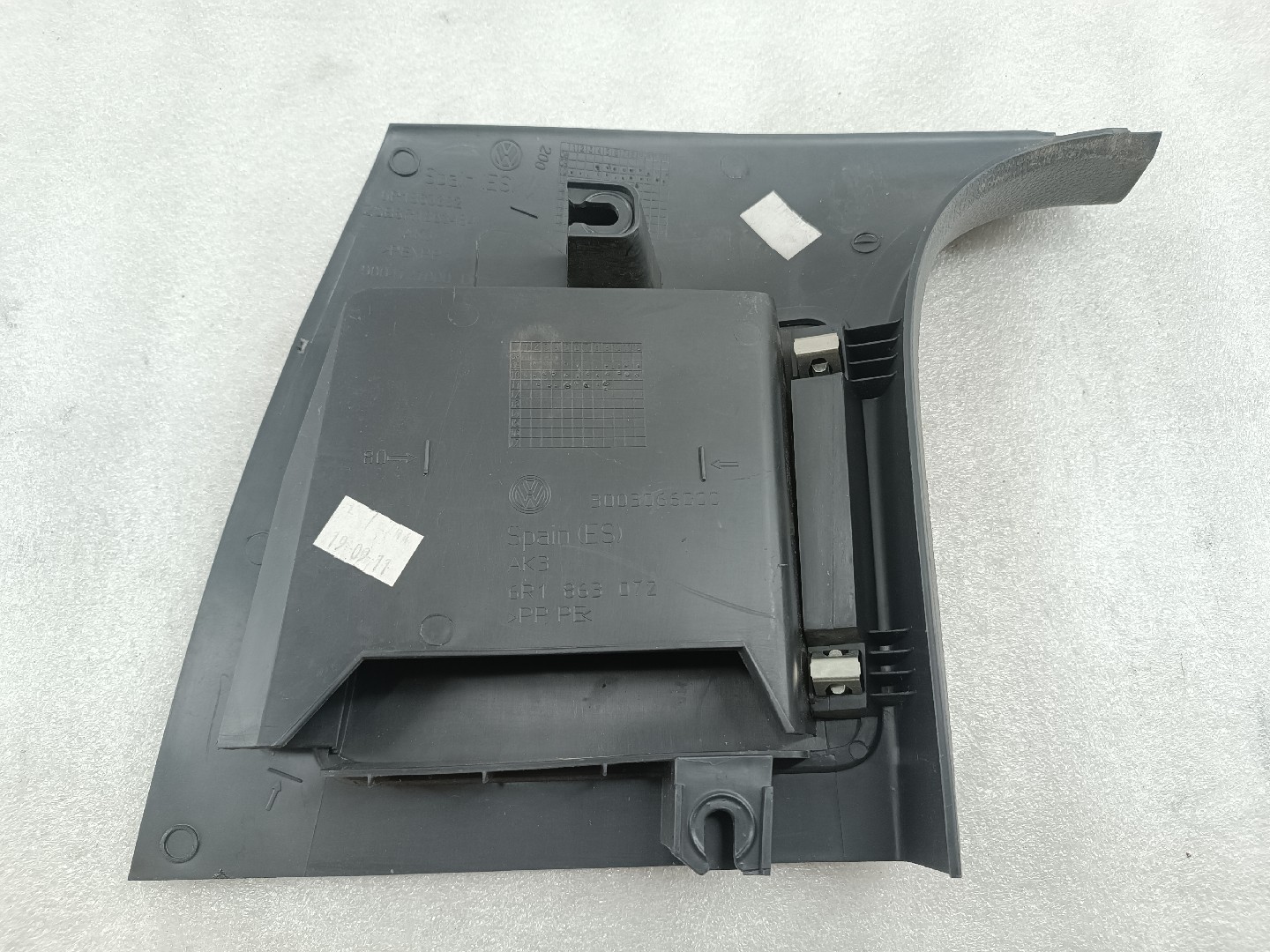 Caixa de arrumação VOLKSWAGEN POLO (6R1, 6C1) | 09 - 