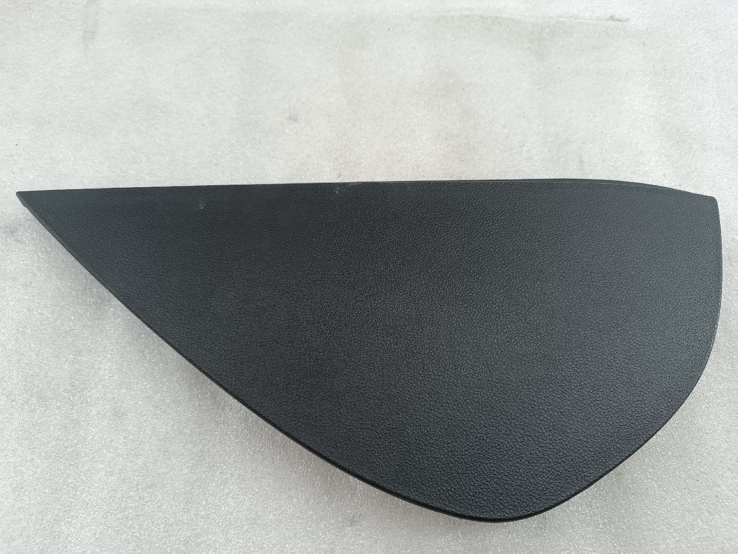 Plástico lateral direito de tablier VOLKSWAGEN POLO (6R1, 6C1) | 09 -  Imagem-3