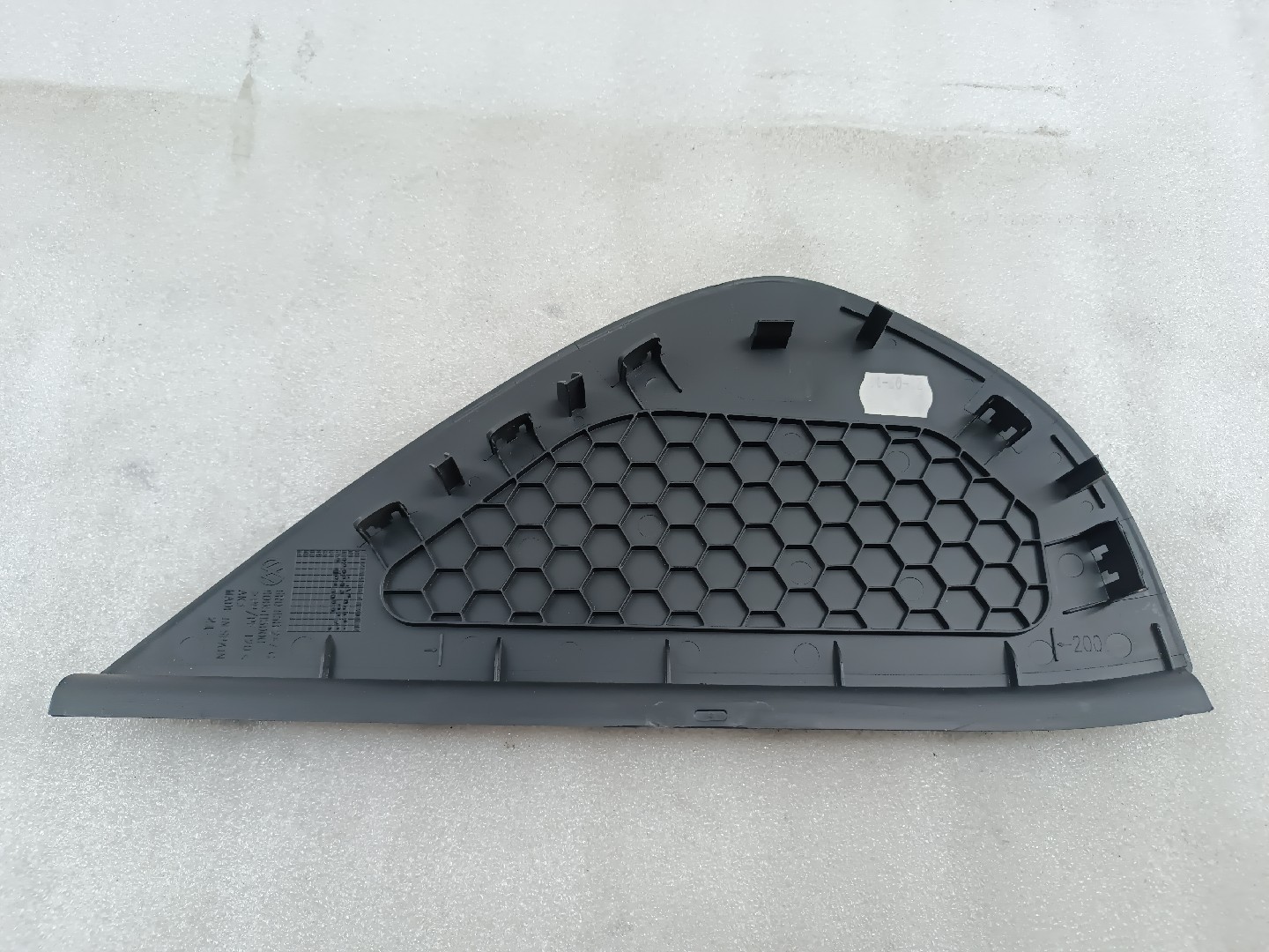 Plástico lateral direito de tablier VOLKSWAGEN POLO (6R1, 6C1) | 09 - 