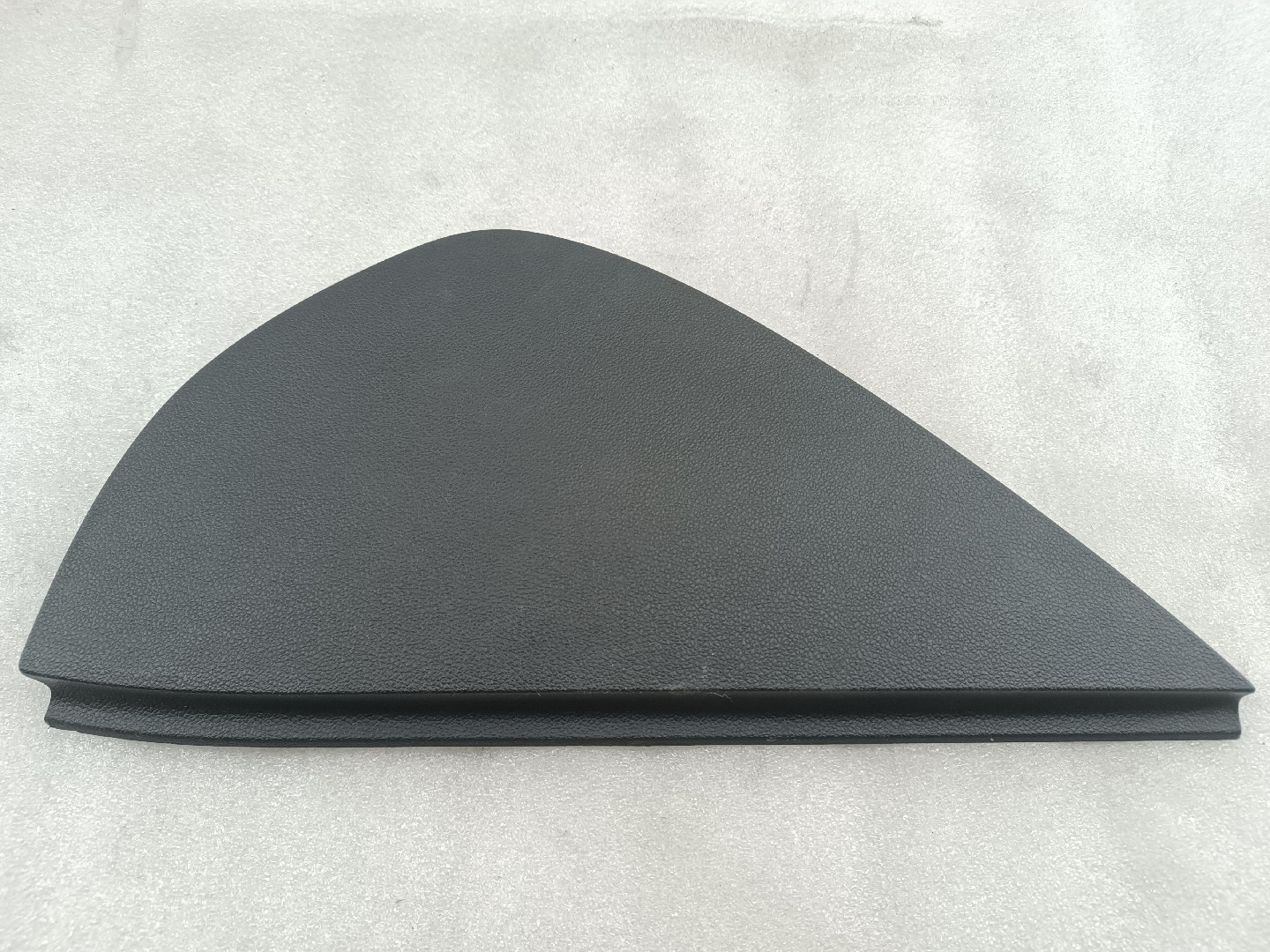 Plástico lateral direito de tablier VOLKSWAGEN POLO (6R1, 6C1) | 09 -  Imagem-4