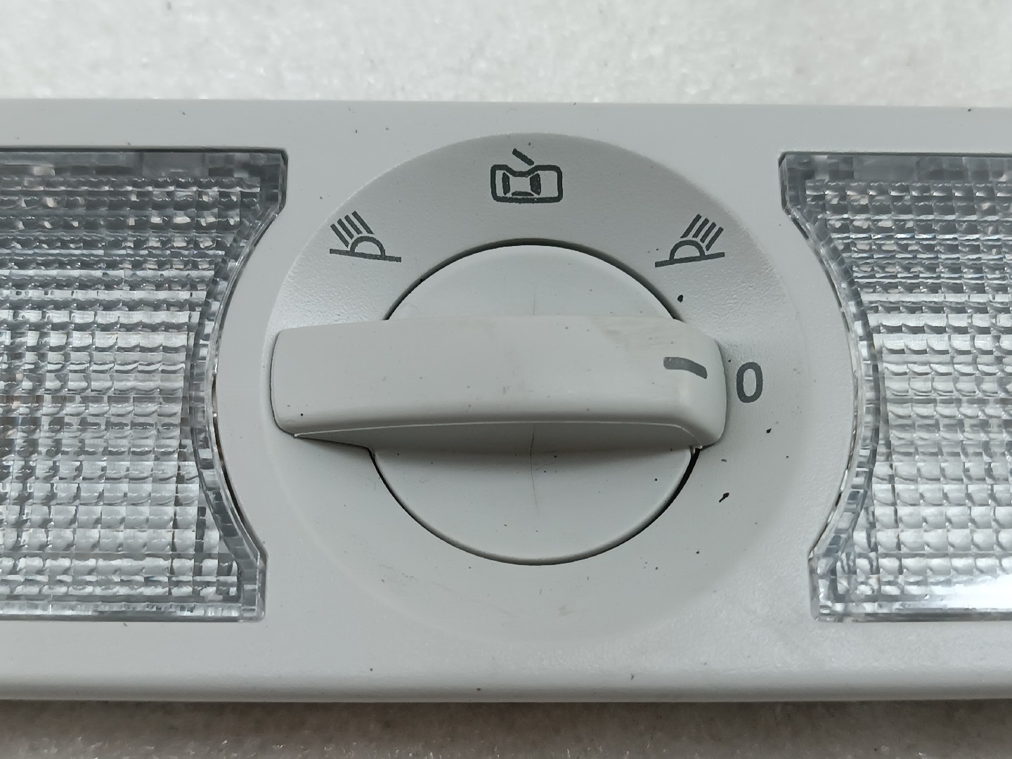 Plafonier traseira VOLKSWAGEN POLO (6R1, 6C1) | 09 -  Imagem-4