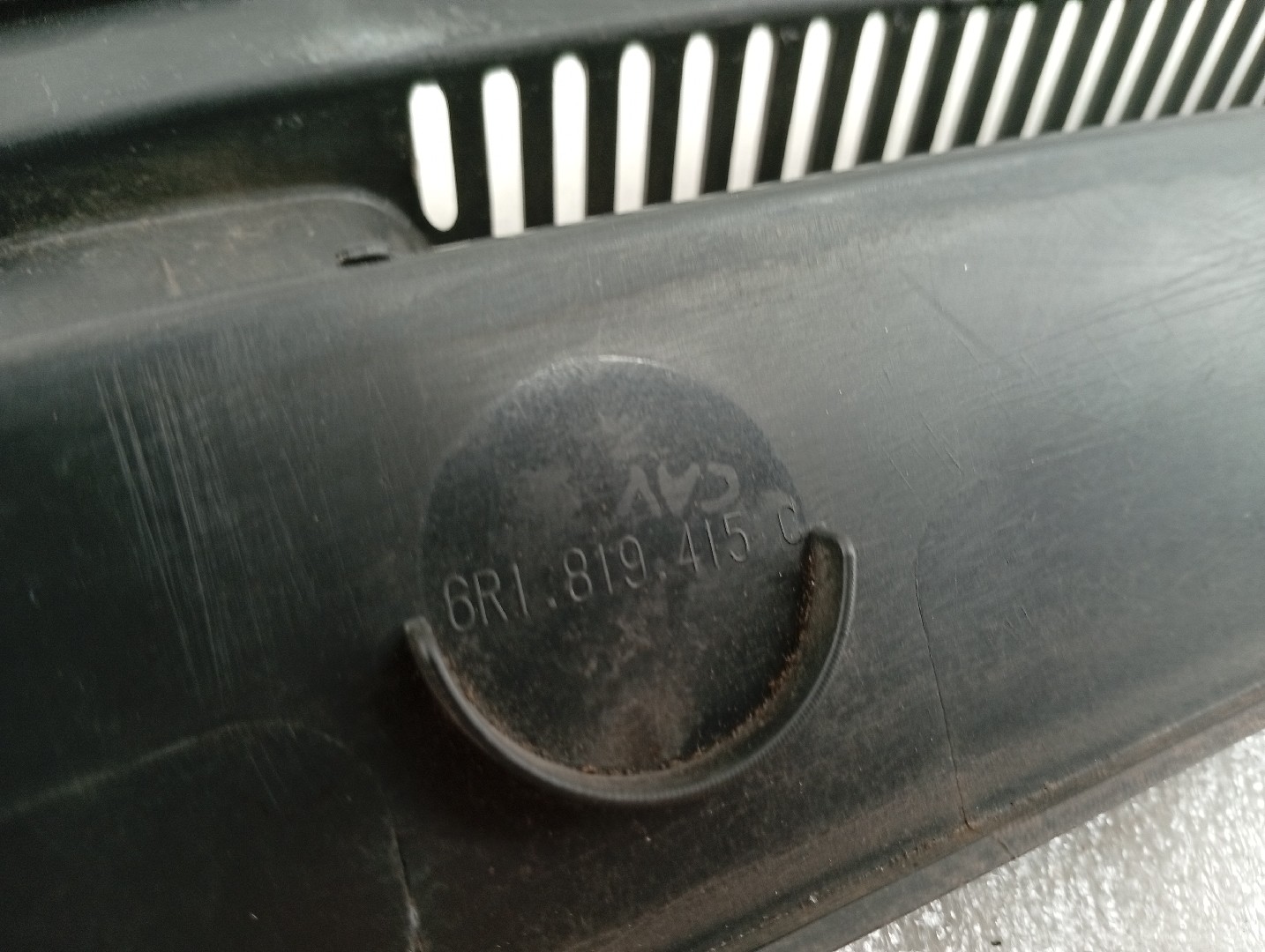 Grelha de torpedo VOLKSWAGEN POLO (6R1, 6C1) | 09 -  Imagem-1