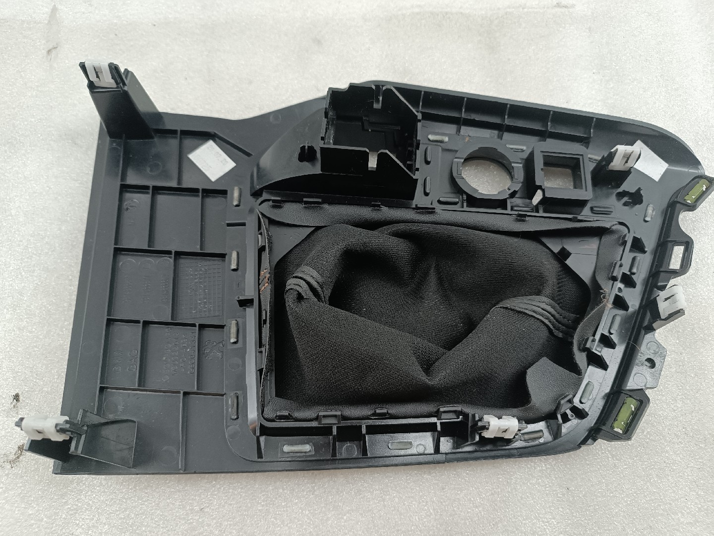 Moldura de fole de mudanças PEUGEOT 5008 II | 16 -  Imagem-2