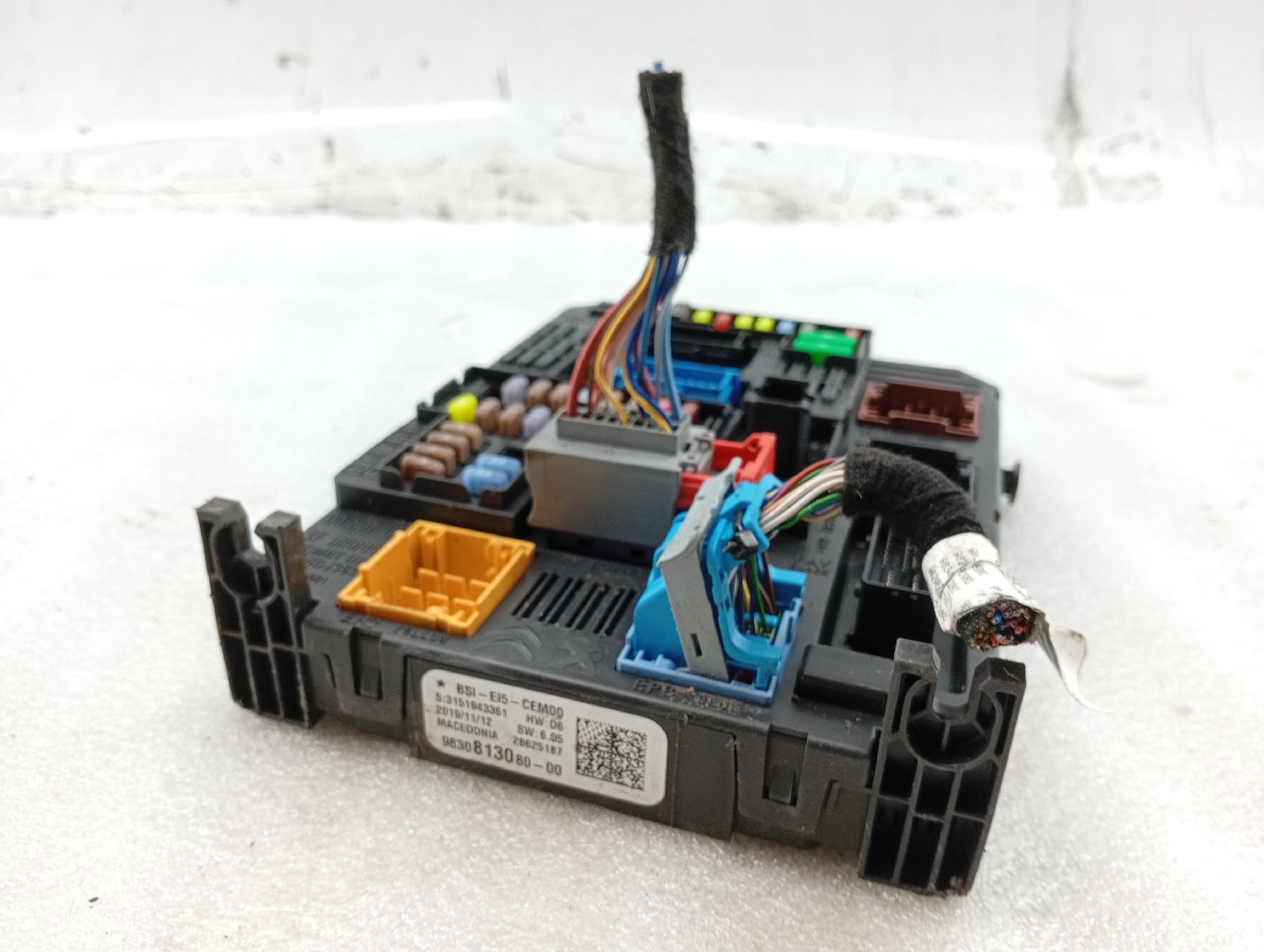 Caixa de Fusíveis PEUGEOT 508 SW I (8E_) | 10 - 18