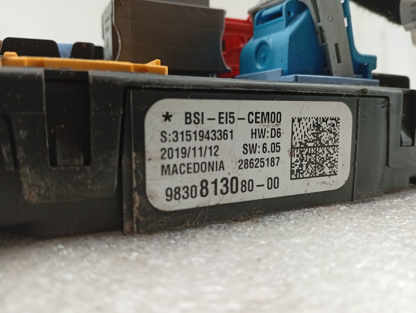 Caixa de Fusíveis PEUGEOT 508 SW I (8E_) | 10 - 18 Imagem-1