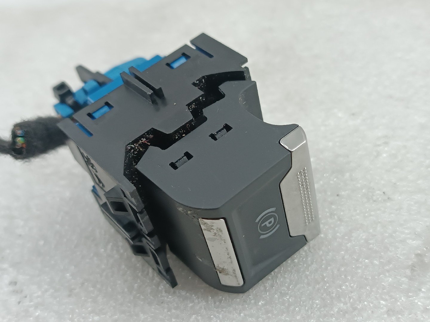 Botão de travão de parque PEUGEOT 5008 II | 16 -  Imagem-3