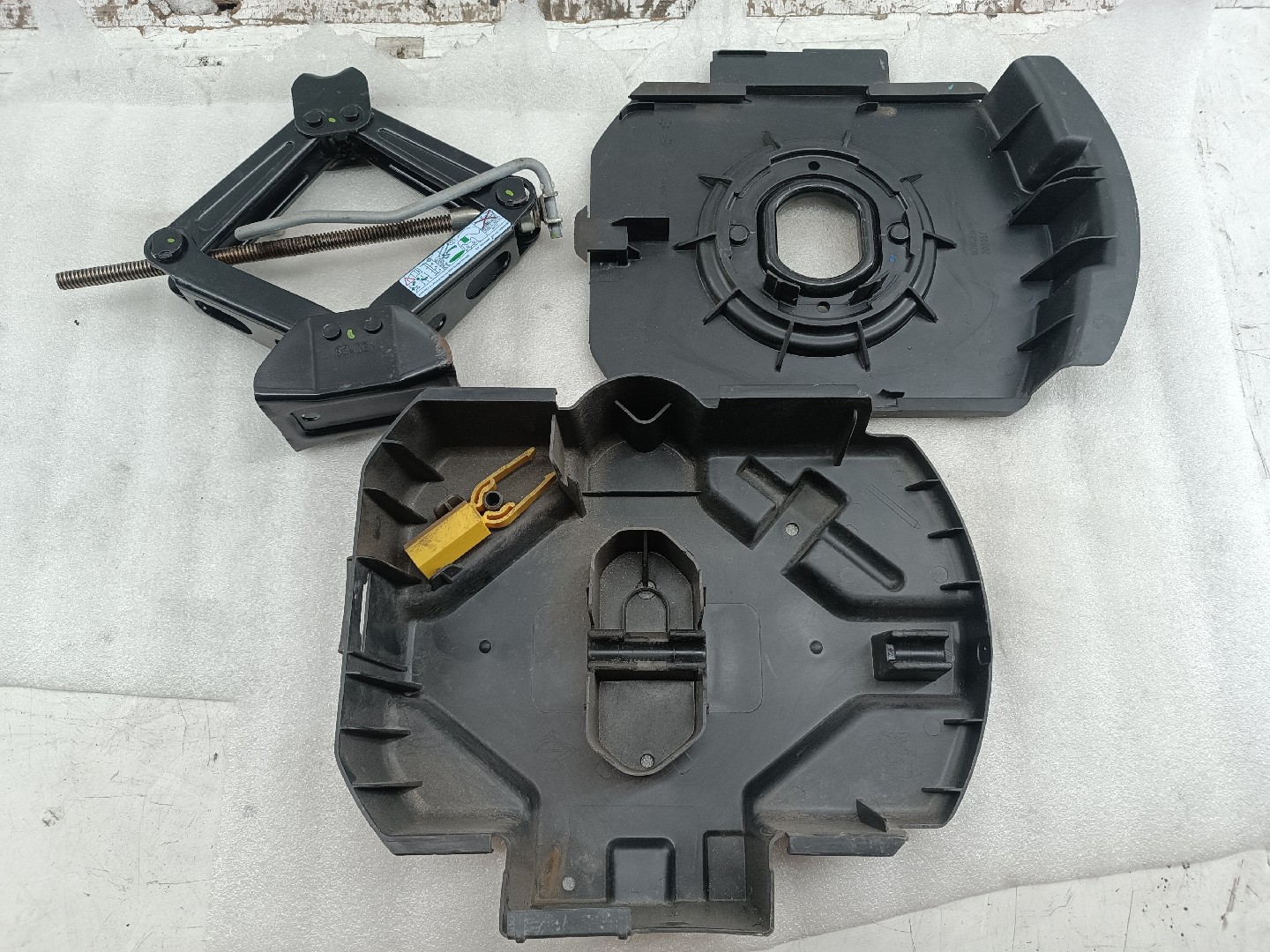 Kit de troca de pneu PEUGEOT 5008 II | 16 - 