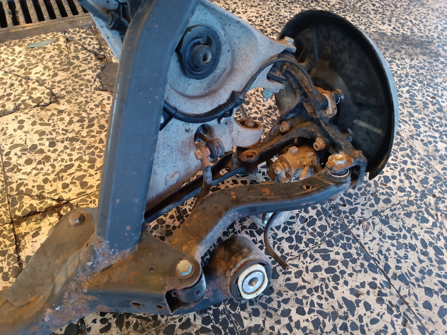 Eixo traseiro AUDI A4 Avant (8E5, B6) | 00 - 05 Imagem-1