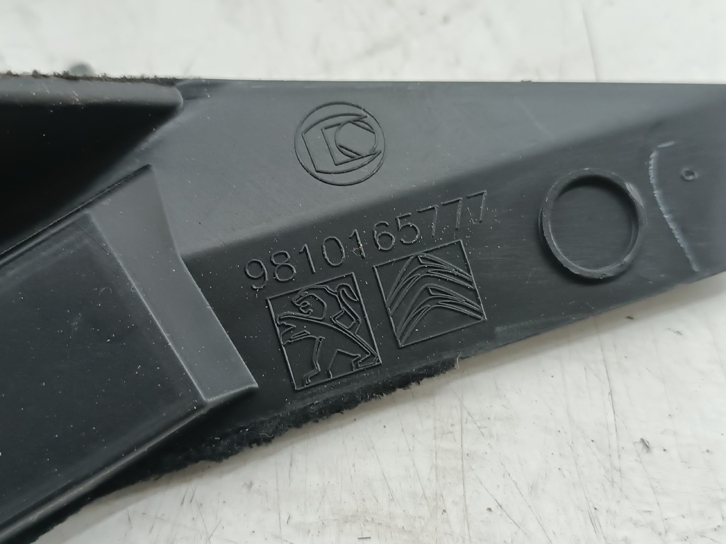 Moldura de pilar A PEUGEOT 5008 II | 16 -  Imagem-2