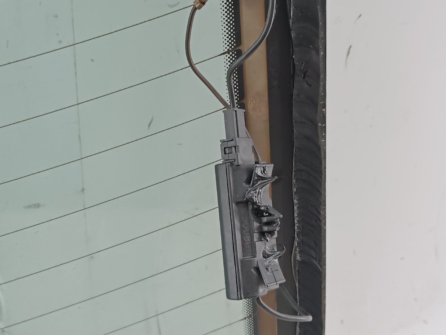 Vidro traseiro VOLKSWAGEN PASSAT (3C2) | 05 - 10 Imagem-3