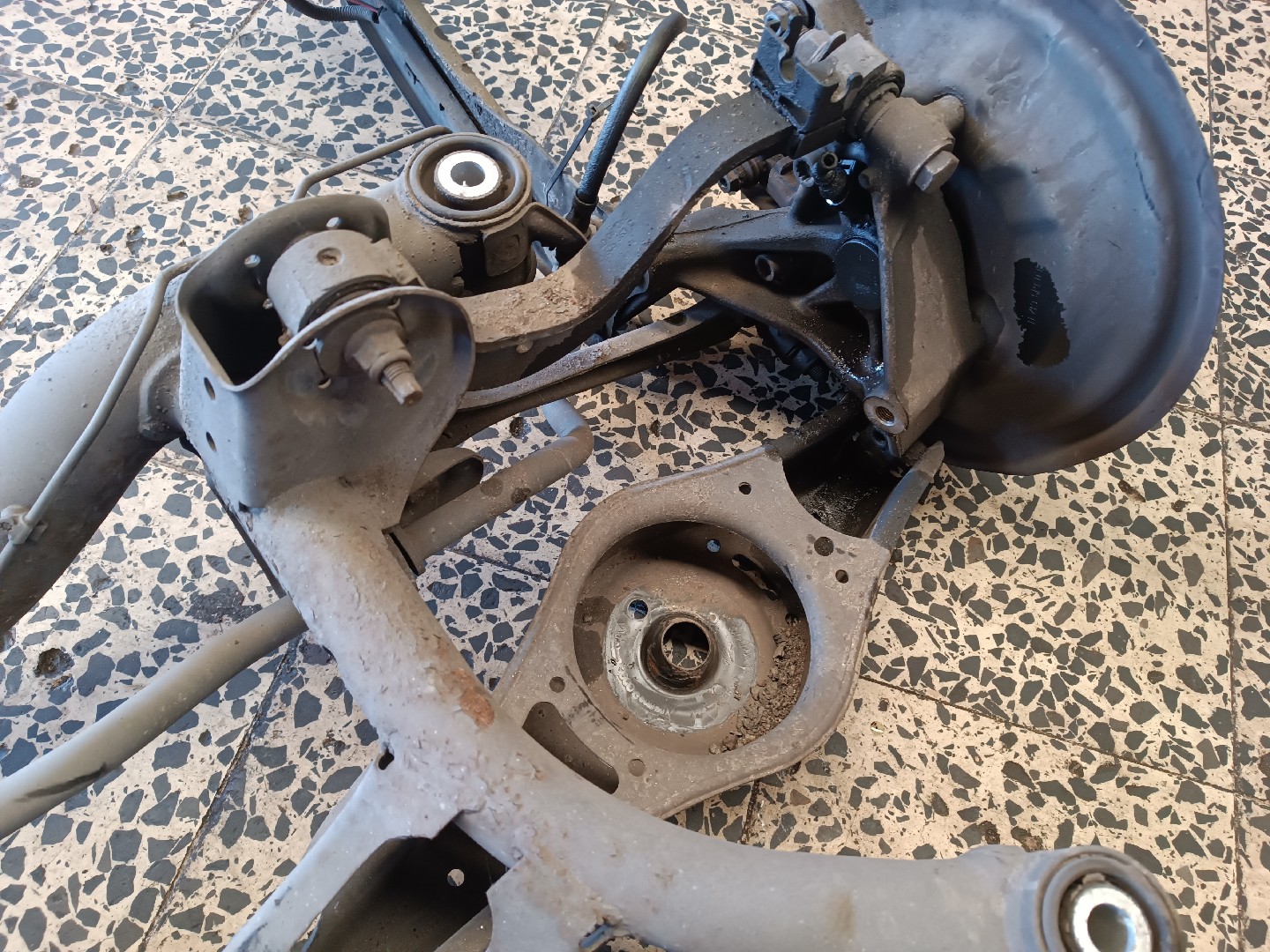 Eixo traseiro VOLKSWAGEN PASSAT (3C2) | 05 - 10 Imagem-1