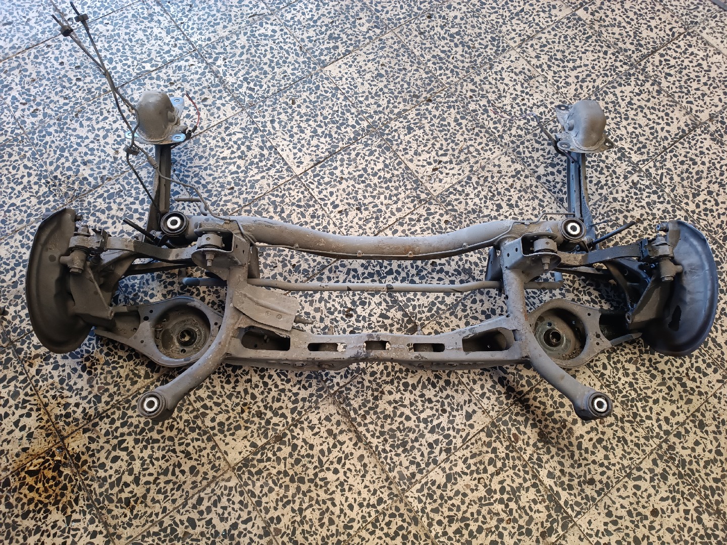 Eixo traseiro VOLKSWAGEN PASSAT (3C2) | 05 - 10